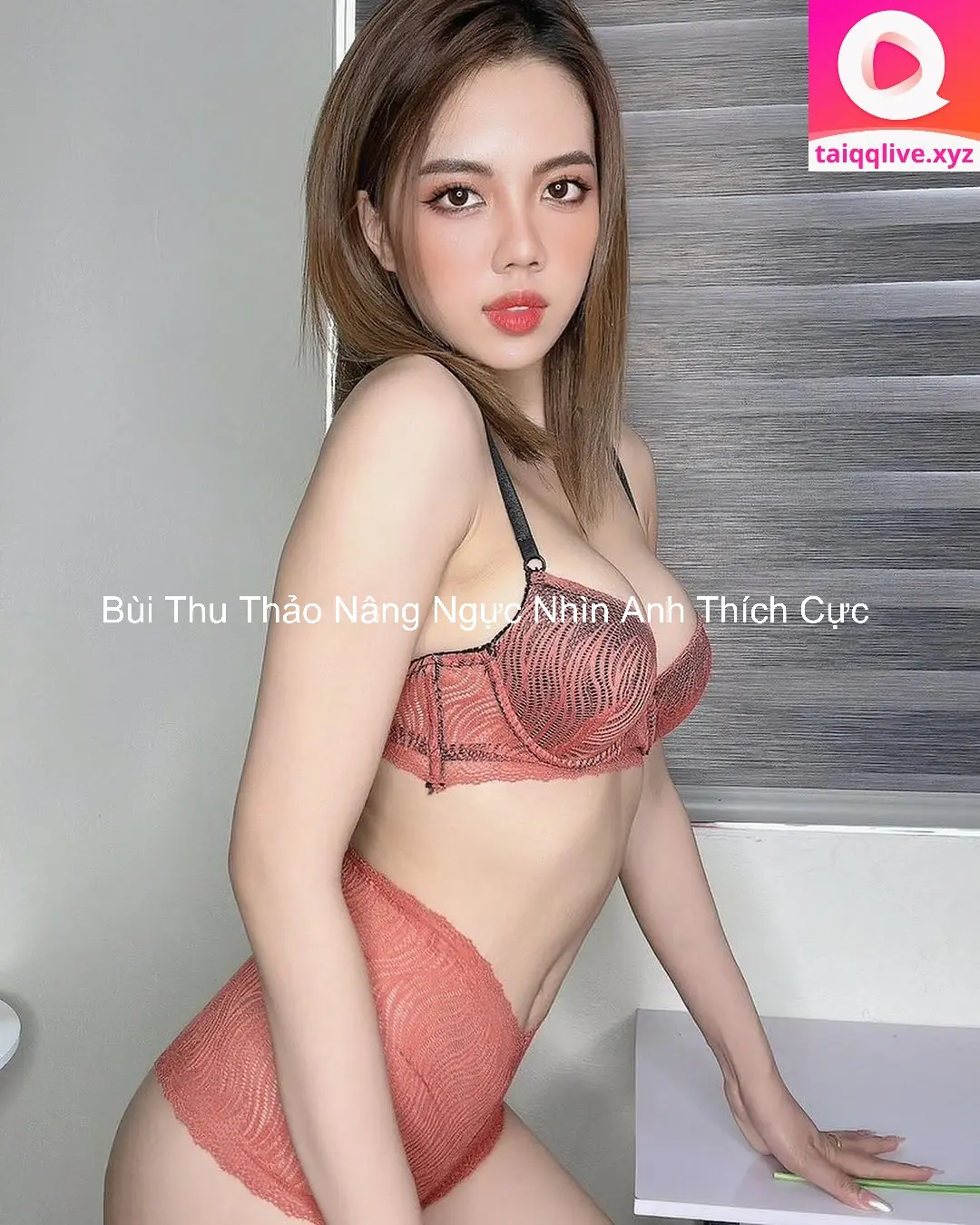 Bùi Thu Thảo Nâng Ngực Nhìn Anh Thích Cực 8